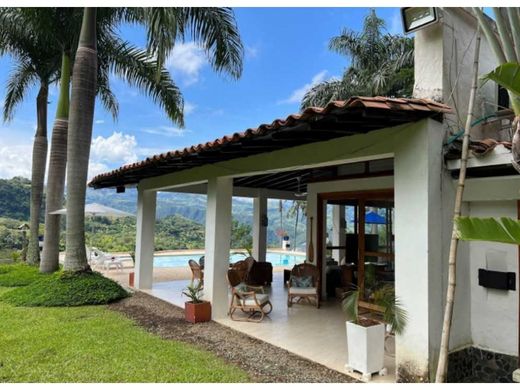 Santa Fe de Antioquia, Santafé de Antioquiaのカントリー風またはファームハウス