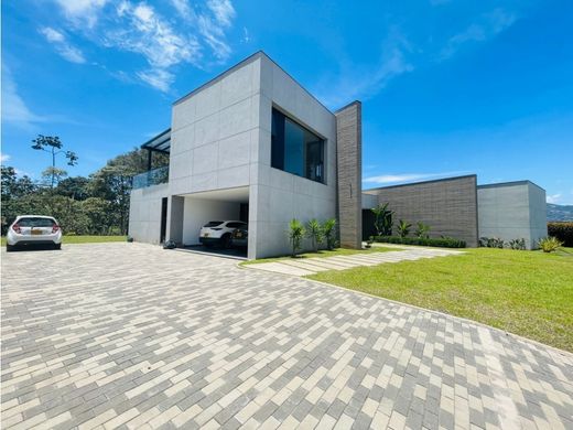 컨트리하우스 / La Ceja, Departamento de Antioquia