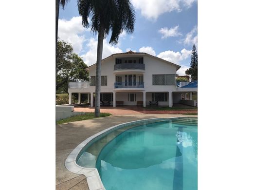 ‏בתים כפריים או חוות ב  Fusagasugá, Departamento de Cundinamarca