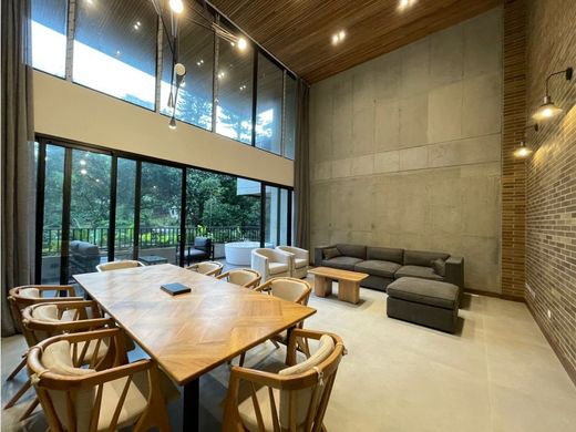 Apartment / Etagenwohnung in Medellín, Departamento de Antioquia