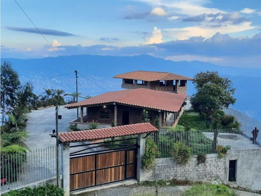 Сельский Дом, Медельин, Medellín