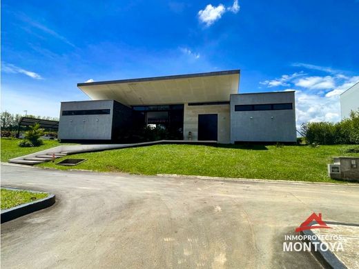 郊区住宅  Pereira, Departamento de Risaralda