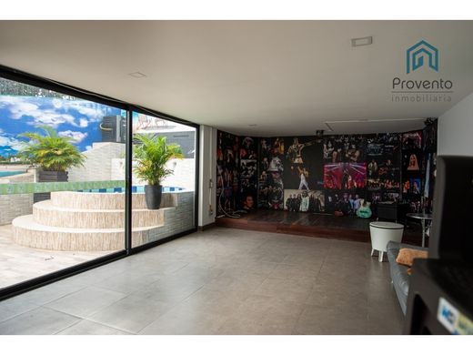 Πολυτελή κατοικία σε Μεδεγίν, Medellín