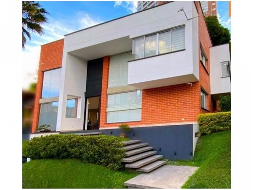 Maison de luxe à Sabaneta, La Estrella