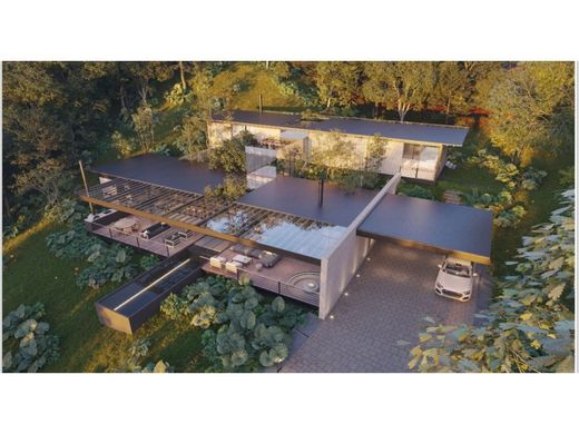 منزل ريفي ﻓﻲ Envigado, Departamento de Antioquia