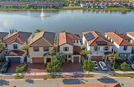 Villa - Hialeah, Miami-Dade County