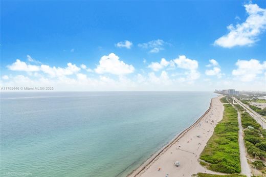 Residential complexes in Sunny Isles Beach, Miami-Dade