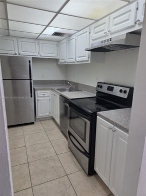 Residential complexes in North Miami, Miami-Dade