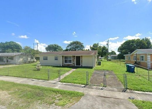 Villa en Miami Gardens, Miami-Dade County