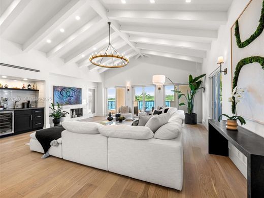 Residential complexes in Miami Beach, Miami-Dade