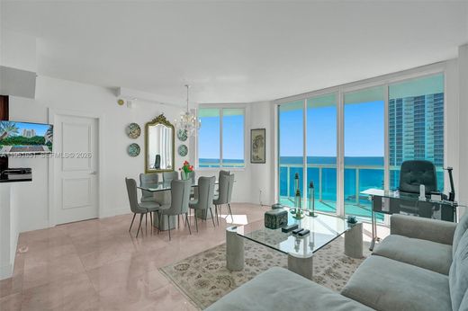 Residential complexes in Hollywood, Broward County