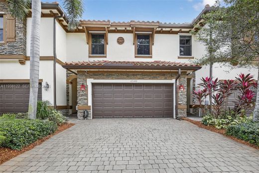 Townhouse - Davie, Broward County