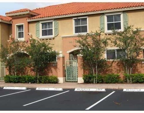 Townhouse in Pembroke Pines, Broward County