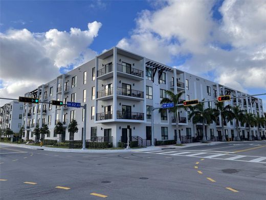 Complexos residenciais - Miami Springs, Miami-Dade County