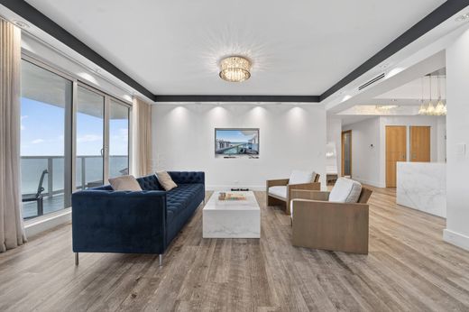 Residential complexes in Miami Beach, Miami-Dade