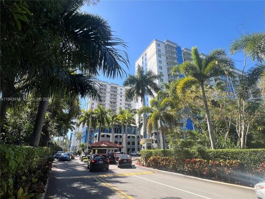 Residential complexes in Miami, Miami-Dade
