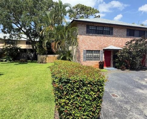 Townhouse in Wilton Manors, Broward County