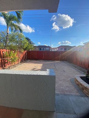 Wohnkomplexe in Hialeah, Miami-Dade County