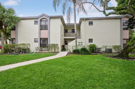 Residential complexes in Coconut Creek, Broward County