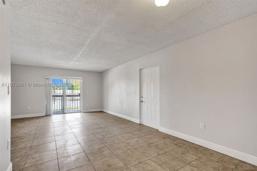 Complexes résidentiels à North Miami, Comté de Miami-Dade
