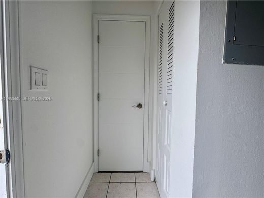Complexes résidentiels à Palmetto Bay, Comté de Miami-Dade