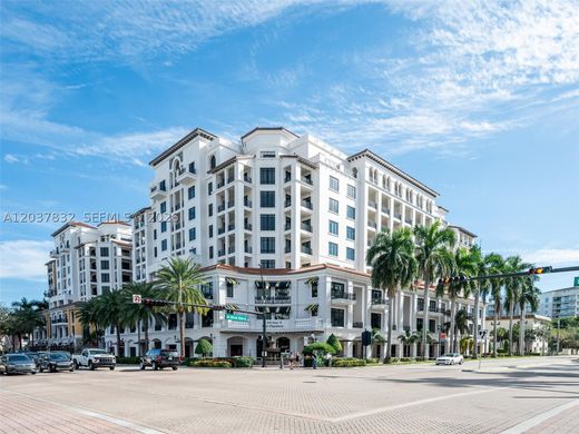 Residential complexes in Boca Raton, Palm Beach