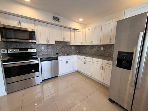 Residential complexes in Delray Beach, Palm Beach