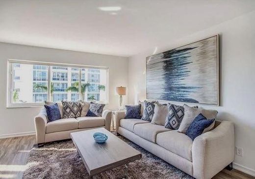 Residential complexes in Fort Lauderdale, Broward County