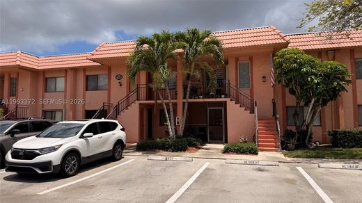 Residential complexes in Weston, Broward County