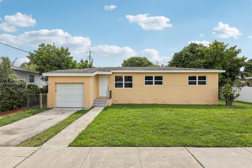 Villa - Miami Gardens, Miami-Dade County