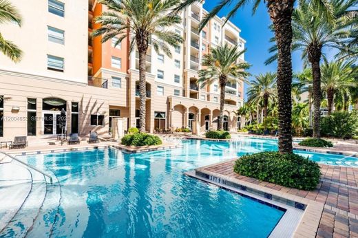 Complexes résidentiels à Sunny Isles Beach, Comté de Miami-Dade