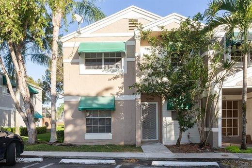 Townhouse in Cooper City, Broward County