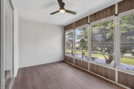 Residential complexes in Delray Beach, Palm Beach