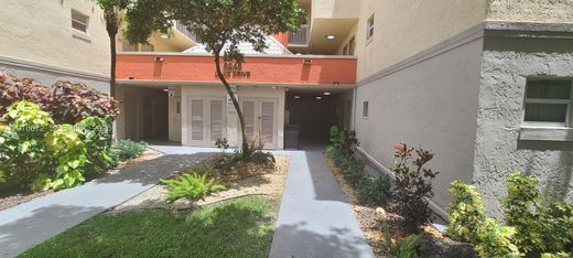Residential complexes in Doral, Miami-Dade