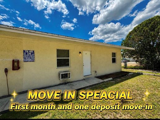 Residential complexes in West Park, Broward County