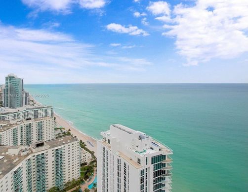 Residential complexes in Hollywood, Broward County