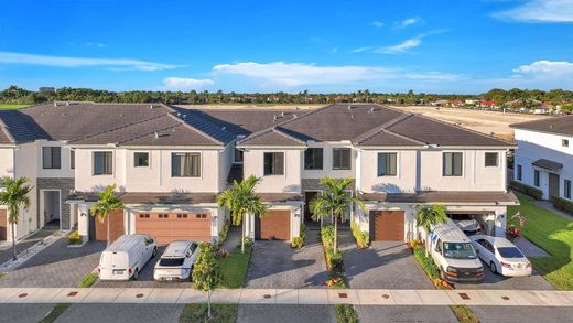 Homestead, Miami-Dade Countyのタウンハウス