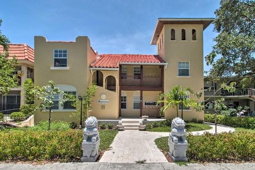 Residential complexes in Aventura, Miami-Dade