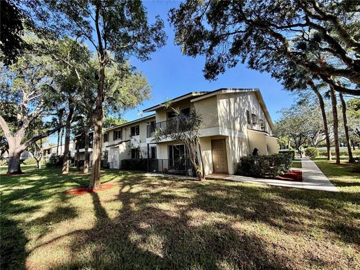 Residential complexes in Pompano Beach, Broward County