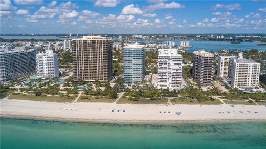 Complexes résidentiels à Bal Harbour, Comté de Miami-Dade