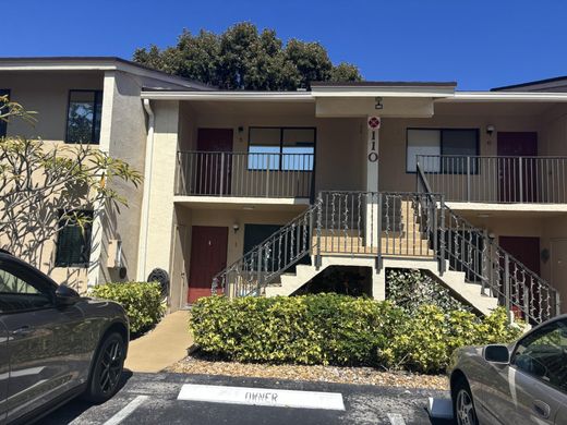 Wohnkomplexe in Deerfield Beach, Broward County