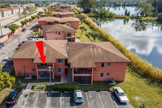 Townhouse in North Miami, Miami-Dade