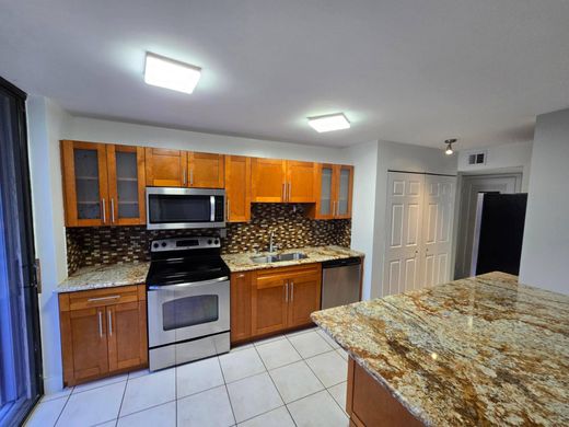 Residential complexes in Pompano Beach, Broward County
