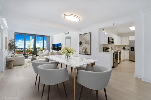 Miami Beach, Miami-Dade Countyのアパートメント・コンプレックス