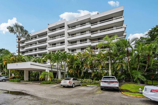 Residential complexes in Boca Raton, Palm Beach