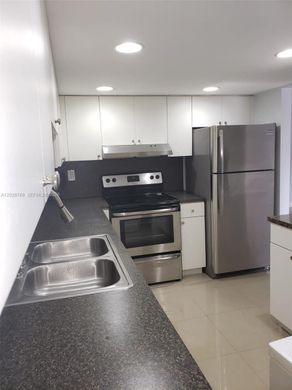 Kamienica w Miami, Miami-Dade County