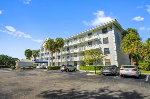 Residential complexes in Davie, Broward County