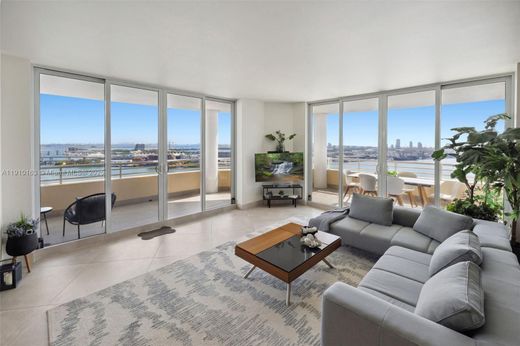 Kamienica w Miami, Miami-Dade County