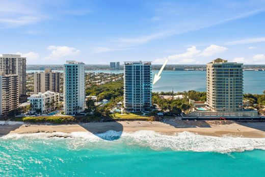 Residential complexes in Palm Beach Shores, Palm Beach