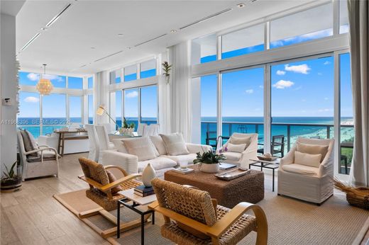 Residential complexes in Miami Beach, Miami-Dade